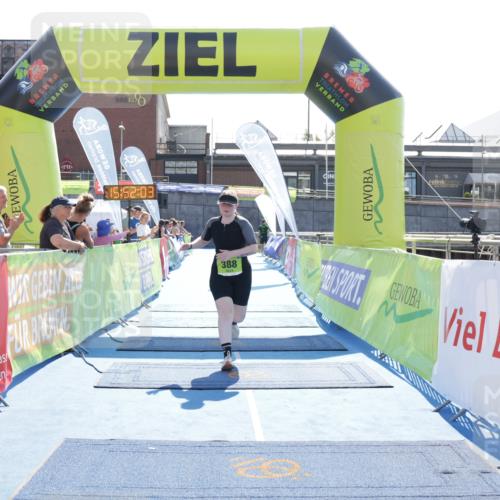10.08.2025 - GEWOBA Citytriathlon Bremen H.Heesch http://msf.ph/oto/8554668 10.08.2025 15:52:07 Ziel 388 meine-sportfotos.de