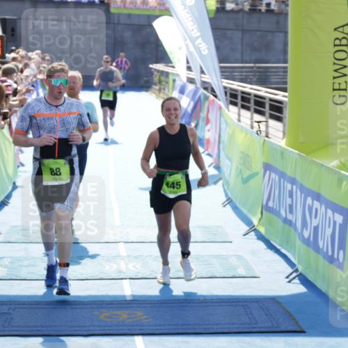 10.08.2025 - GEWOBA Citytriathlon Bremen H.Heesch http://msf.ph/oto/8554678 10.08.2025 15:20:01 Ziel 38, 88, 238, 445 meine-sportfotos.de