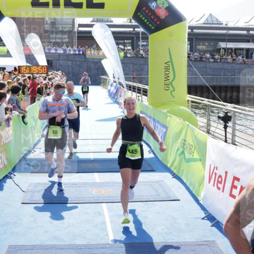 10.08.2025 - GEWOBA Citytriathlon Bremen H.Heesch http://msf.ph/oto/8554686 10.08.2025 15:20:02 Ziel 38, 88, 238, 445 meine-sportfotos.de
