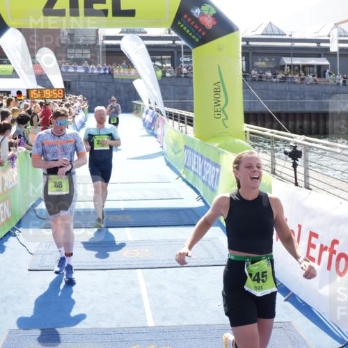 10.08.2025 - GEWOBA Citytriathlon Bremen H.Heesch http://msf.ph/oto/8554692 10.08.2025 15:20:02 Ziel 38, 88, 238, 445 meine-sportfotos.de