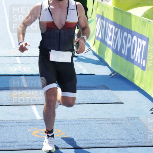 10.08.2025 - GEWOBA Citytriathlon Bremen H.Heesch http://msf.ph/oto/8554705 10.08.2025 14:11:04 Ziel 573, 784, 933 meine-sportfotos.de