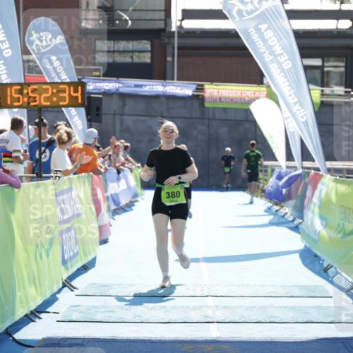 10.08.2025 - GEWOBA Citytriathlon Bremen H.Heesch http://msf.ph/oto/8554744 10.08.2025 15:52:38 Ziel 339, 380 meine-sportfotos.de