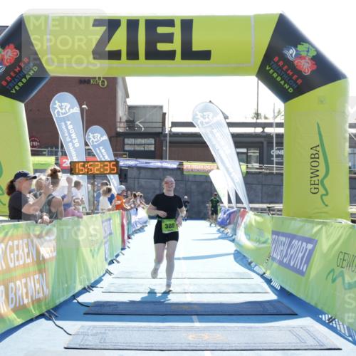 10.08.2025 - GEWOBA Citytriathlon Bremen H.Heesch http://msf.ph/oto/8554787 10.08.2025 15:52:39 Ziel 339, 380 meine-sportfotos.de
