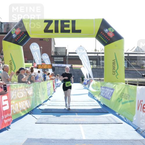 10.08.2025 - GEWOBA Citytriathlon Bremen H.Heesch http://msf.ph/oto/8554813 10.08.2025 15:52:40 Ziel 339, 380 meine-sportfotos.de