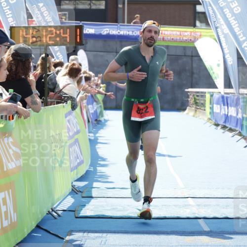 10.08.2025 - GEWOBA Citytriathlon Bremen H.Heesch http://msf.ph/oto/8554839 10.08.2025 14:12:45 Ziel 675, 822 meine-sportfotos.de