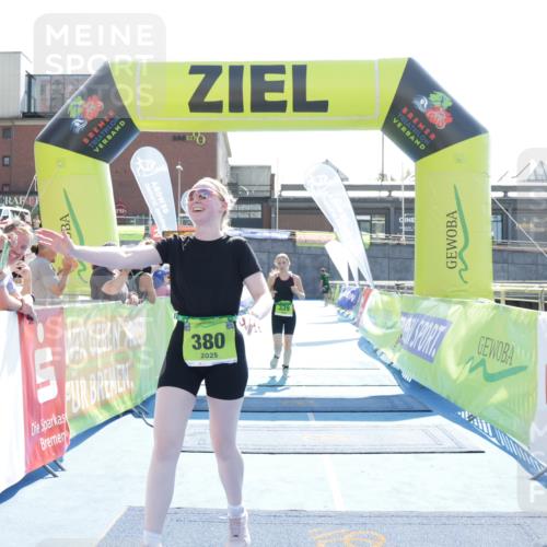 10.08.2025 - GEWOBA Citytriathlon Bremen H.Heesch http://msf.ph/oto/8554847 10.08.2025 15:52:42 Ziel 339, 380 meine-sportfotos.de