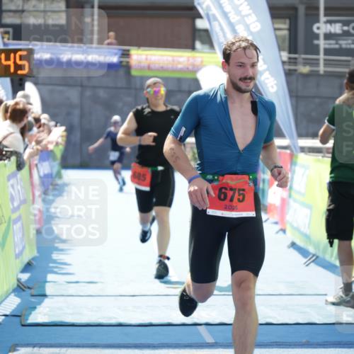 10.08.2025 - GEWOBA Citytriathlon Bremen H.Heesch http://msf.ph/oto/8554848 10.08.2025 14:12:48 Ziel 675, 685, 822 meine-sportfotos.de