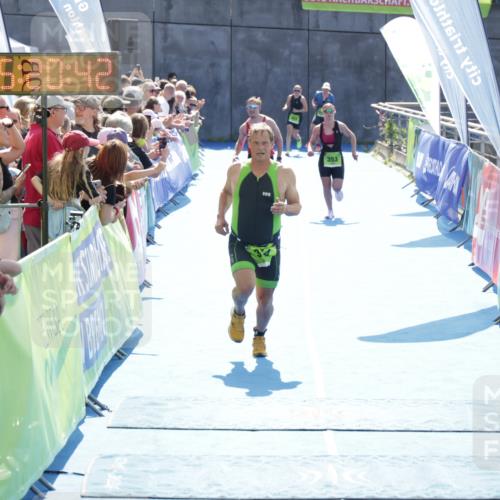 10.08.2025 - GEWOBA Citytriathlon Bremen H.Heesch http://msf.ph/oto/8554849 10.08.2025 15:20:46 Ziel 30, 69, 314, 353, 423 meine-sportfotos.de