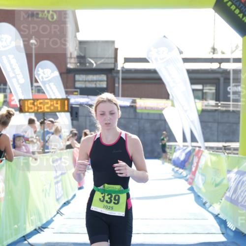 10.08.2025 - GEWOBA Citytriathlon Bremen H.Heesch http://msf.ph/oto/8554853 10.08.2025 15:52:45 Ziel 339, 380 meine-sportfotos.de