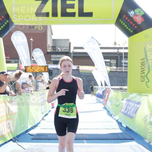 10.08.2025 - GEWOBA Citytriathlon Bremen H.Heesch http://msf.ph/oto/8554862 10.08.2025 15:52:45 Ziel 339, 380 meine-sportfotos.de