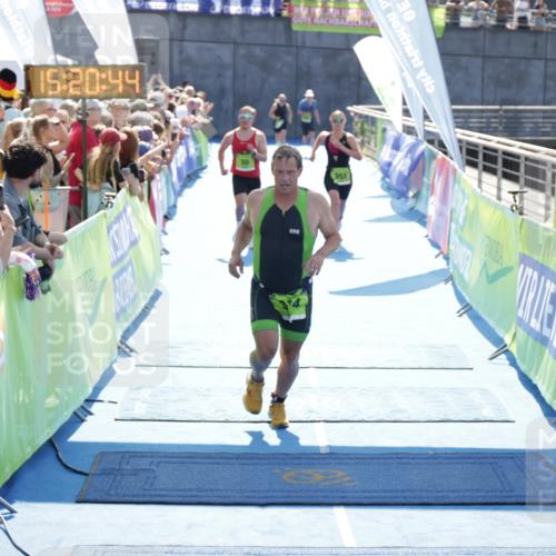 10.08.2025 - GEWOBA Citytriathlon Bremen H.Heesch http://msf.ph/oto/8554863 10.08.2025 15:20:48 Ziel 30, 69, 314, 353, 423 meine-sportfotos.de