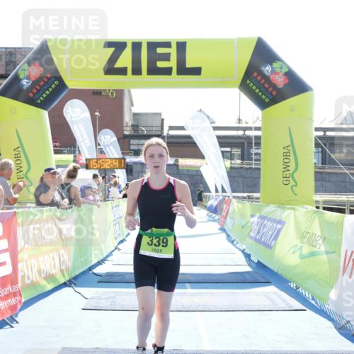 10.08.2025 - GEWOBA Citytriathlon Bremen H.Heesch http://msf.ph/oto/8554875 10.08.2025 15:52:45 Ziel 339, 380 meine-sportfotos.de