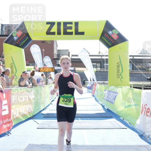 10.08.2025 - GEWOBA Citytriathlon Bremen H.Heesch http://msf.ph/oto/8554881 10.08.2025 15:52:45 Ziel 339, 380 meine-sportfotos.de
