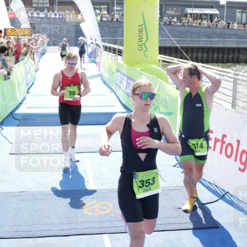10.08.2025 - GEWOBA Citytriathlon Bremen H.Heesch http://msf.ph/oto/8554883 10.08.2025 15:20:52 Ziel 30, 314, 353, 423, 436 meine-sportfotos.de
