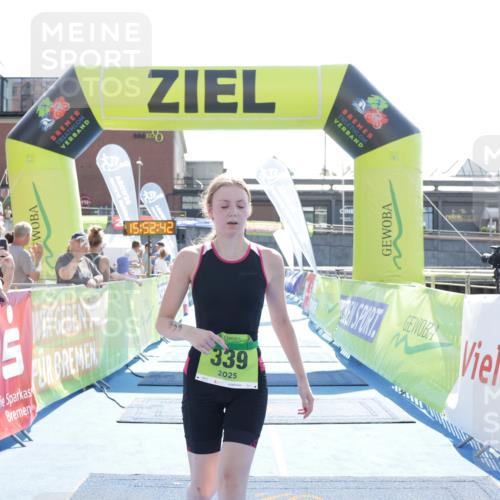 10.08.2025 - GEWOBA Citytriathlon Bremen H.Heesch http://msf.ph/oto/8554899 10.08.2025 15:52:46 Ziel 339, 380 meine-sportfotos.de