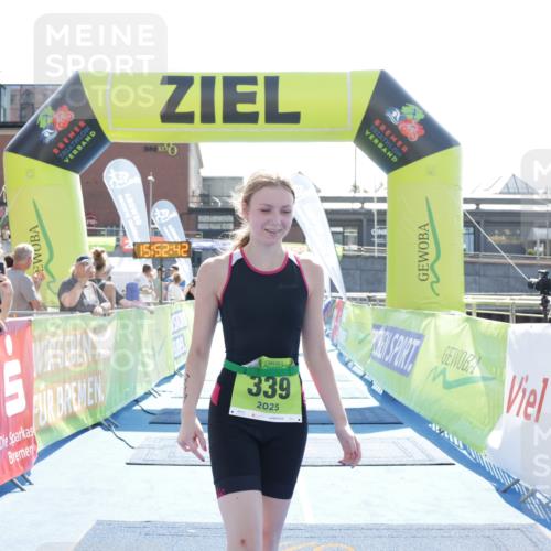 10.08.2025 - GEWOBA Citytriathlon Bremen H.Heesch http://msf.ph/oto/8554908 10.08.2025 15:52:46 Ziel 339, 380 meine-sportfotos.de