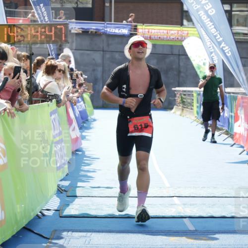 10.08.2025 - GEWOBA Citytriathlon Bremen H.Heesch http://msf.ph/oto/8554997 10.08.2025 14:14:50 Ziel 615, 826 meine-sportfotos.de
