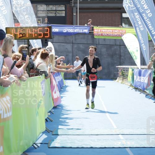 10.08.2025 - GEWOBA Citytriathlon Bremen H.Heesch http://msf.ph/oto/8555011 10.08.2025 14:14:57 Ziel 604, 615 meine-sportfotos.de