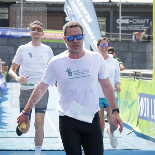 10.08.2025 - GEWOBA Citytriathlon Bremen H.Heesch http://msf.ph/oto/8555067 10.08.2025 14:15:04 Ziel 604, 642, 1029 meine-sportfotos.de