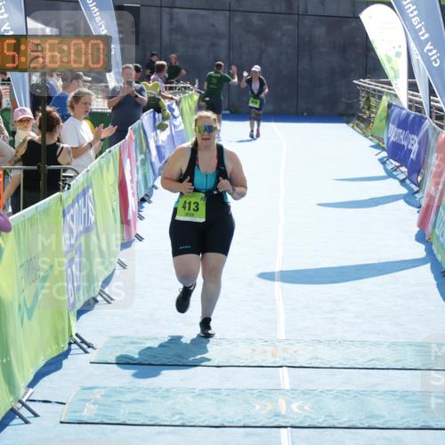 10.08.2025 - GEWOBA Citytriathlon Bremen H.Heesch http://msf.ph/oto/8555102 10.08.2025 15:56:04 Ziel 413 meine-sportfotos.de