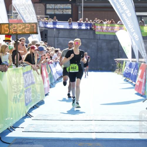 10.08.2025 - GEWOBA Citytriathlon Bremen H.Heesch http://msf.ph/oto/8555144 10.08.2025 15:22:31 Ziel 124, 462 meine-sportfotos.de