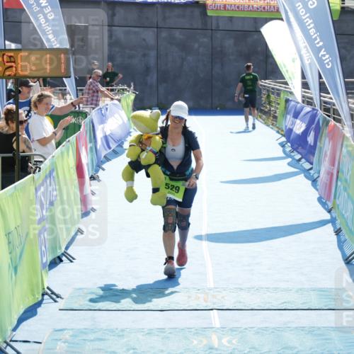 10.08.2025 - GEWOBA Citytriathlon Bremen H.Heesch http://msf.ph/oto/8555211 10.08.2025 15:56:15 Ziel 529 meine-sportfotos.de