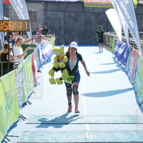 10.08.2025 - GEWOBA Citytriathlon Bremen H.Heesch http://msf.ph/oto/8555220 10.08.2025 15:56:16 Ziel 529 meine-sportfotos.de