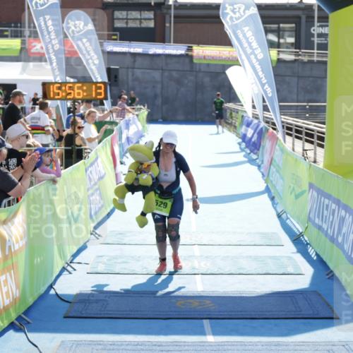 10.08.2025 - GEWOBA Citytriathlon Bremen H.Heesch http://msf.ph/oto/8555272 10.08.2025 15:56:17 Ziel 529 meine-sportfotos.de