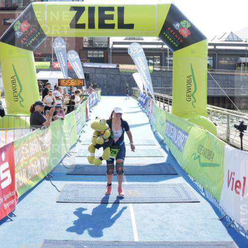 10.08.2025 - GEWOBA Citytriathlon Bremen H.Heesch http://msf.ph/oto/8555306 10.08.2025 15:56:18 Ziel 529 meine-sportfotos.de