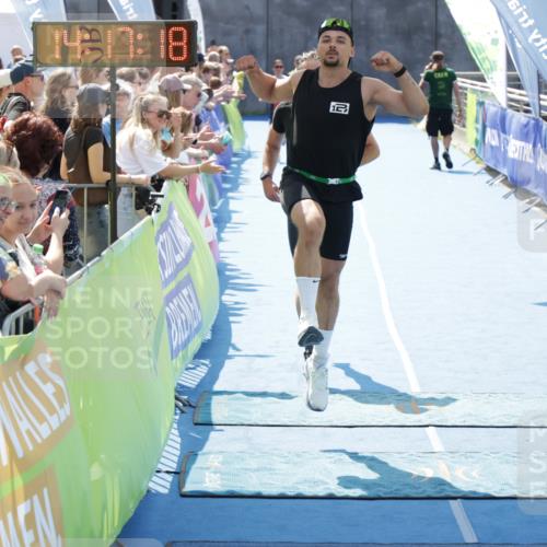 10.08.2025 - GEWOBA Citytriathlon Bremen H.Heesch http://msf.ph/oto/8555329 10.08.2025 14:17:21 Ziel 678, 813, 870 meine-sportfotos.de