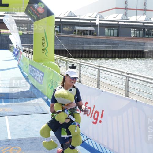 10.08.2025 - GEWOBA Citytriathlon Bremen H.Heesch http://msf.ph/oto/8555342 10.08.2025 15:56:21 Ziel 529 meine-sportfotos.de