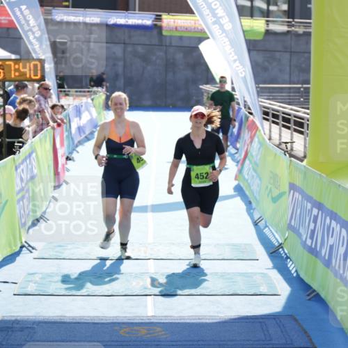 10.08.2025 - GEWOBA Citytriathlon Bremen H.Heesch http://msf.ph/oto/8555374 10.08.2025 15:57:44 Ziel 452, 454 meine-sportfotos.de