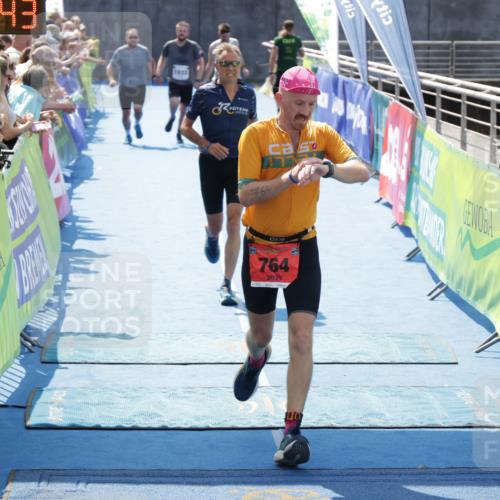 10.08.2025 - GEWOBA Citytriathlon Bremen H.Heesch http://msf.ph/oto/8555378 10.08.2025 14:17:47 Ziel 666, 764, 900, 1033 meine-sportfotos.de