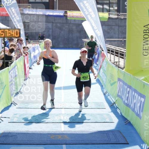 10.08.2025 - GEWOBA Citytriathlon Bremen H.Heesch http://msf.ph/oto/8555380 10.08.2025 15:57:44 Ziel 452, 454 meine-sportfotos.de