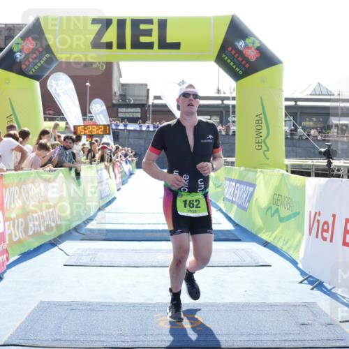 10.08.2025 - GEWOBA Citytriathlon Bremen H.Heesch http://msf.ph/oto/8555383 10.08.2025 15:23:25 Ziel 162 meine-sportfotos.de