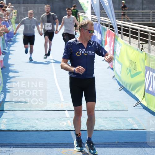 10.08.2025 - GEWOBA Citytriathlon Bremen H.Heesch http://msf.ph/oto/8555388 10.08.2025 14:17:49 Ziel 666, 764, 900, 1033 meine-sportfotos.de