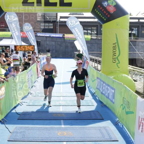 10.08.2025 - GEWOBA Citytriathlon Bremen H.Heesch http://msf.ph/oto/8555403 10.08.2025 15:57:44 Ziel 452, 454 meine-sportfotos.de