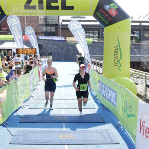 10.08.2025 - GEWOBA Citytriathlon Bremen H.Heesch http://msf.ph/oto/8555405 10.08.2025 15:57:45 Ziel 452, 454 meine-sportfotos.de