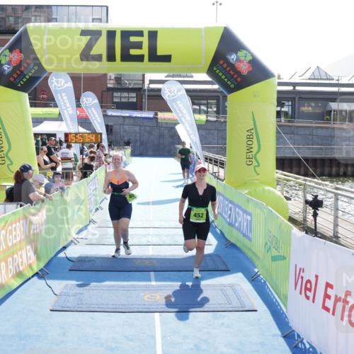 10.08.2025 - GEWOBA Citytriathlon Bremen H.Heesch http://msf.ph/oto/8555424 10.08.2025 15:57:45 Ziel 452, 454 meine-sportfotos.de