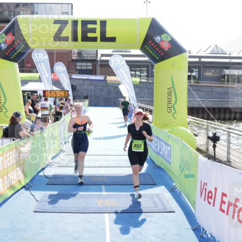 10.08.2025 - GEWOBA Citytriathlon Bremen H.Heesch http://msf.ph/oto/8555435 10.08.2025 15:57:45 Ziel 452, 454 meine-sportfotos.de