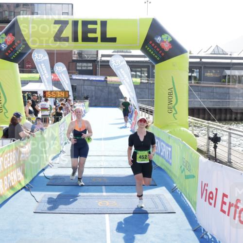 10.08.2025 - GEWOBA Citytriathlon Bremen H.Heesch http://msf.ph/oto/8555442 10.08.2025 15:57:45 Ziel 452, 454 meine-sportfotos.de