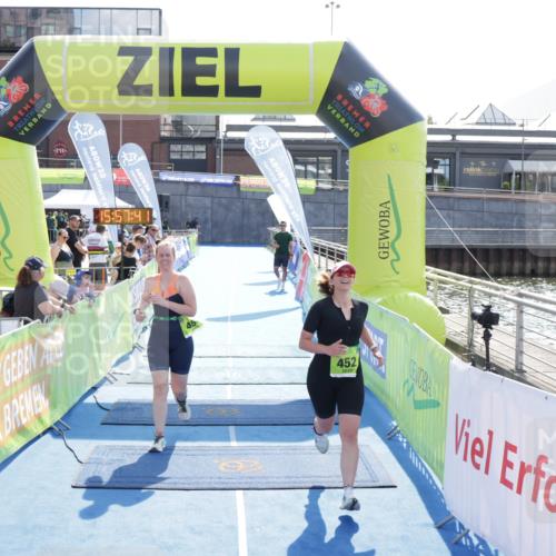 10.08.2025 - GEWOBA Citytriathlon Bremen H.Heesch http://msf.ph/oto/8555453 10.08.2025 15:57:46 Ziel 452, 454 meine-sportfotos.de