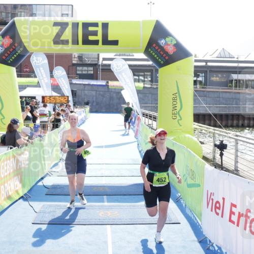 10.08.2025 - GEWOBA Citytriathlon Bremen H.Heesch http://msf.ph/oto/8555459 10.08.2025 15:57:46 Ziel 452, 454 meine-sportfotos.de