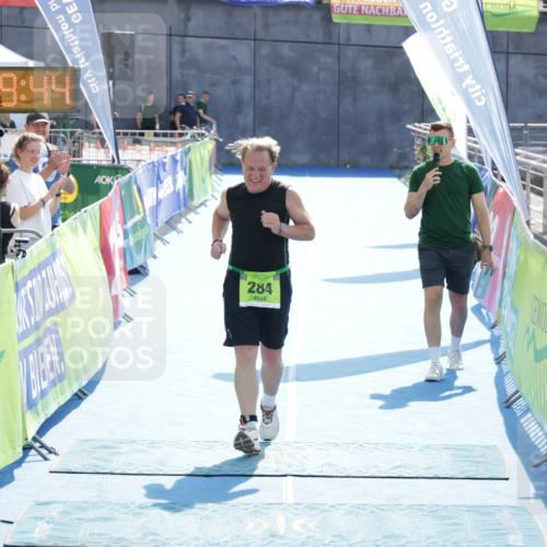 10.08.2025 - GEWOBA Citytriathlon Bremen H.Heesch http://msf.ph/oto/8555488 10.08.2025 15:59:48 Ziel 284 meine-sportfotos.de