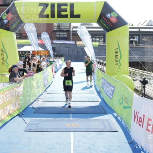 10.08.2025 - GEWOBA Citytriathlon Bremen H.Heesch http://msf.ph/oto/8555522 10.08.2025 15:59:50 Ziel 284 meine-sportfotos.de
