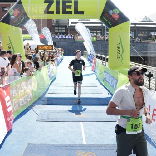 10.08.2025 - GEWOBA Citytriathlon Bremen H.Heesch http://msf.ph/oto/8555546 10.08.2025 15:24:20 Ziel 18, 84, 152, 346, 478 meine-sportfotos.de