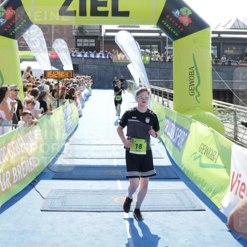 10.08.2025 - GEWOBA Citytriathlon Bremen H.Heesch http://msf.ph/oto/8555555 10.08.2025 15:24:21 Ziel 18, 84, 152, 346 meine-sportfotos.de
