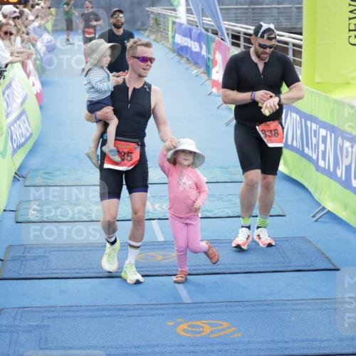 10.08.2025 - GEWOBA Citytriathlon Bremen H.Heesch http://msf.ph/oto/8555695 10.08.2025 14:20:49 Ziel 732, 735, 790, 838, 921 meine-sportfotos.de