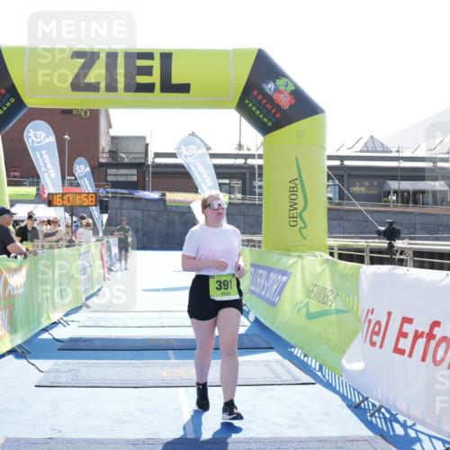 10.08.2025 - GEWOBA Citytriathlon Bremen H.Heesch http://msf.ph/oto/8555725 10.08.2025 16:02:02 Ziel 391 meine-sportfotos.de