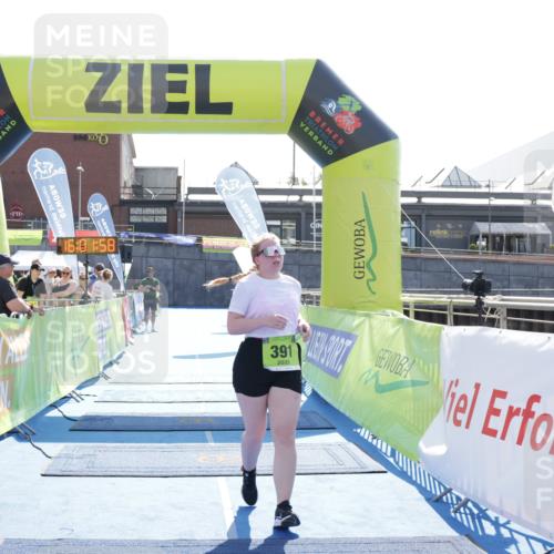 10.08.2025 - GEWOBA Citytriathlon Bremen H.Heesch http://msf.ph/oto/8555728 10.08.2025 16:02:02 Ziel 391 meine-sportfotos.de
